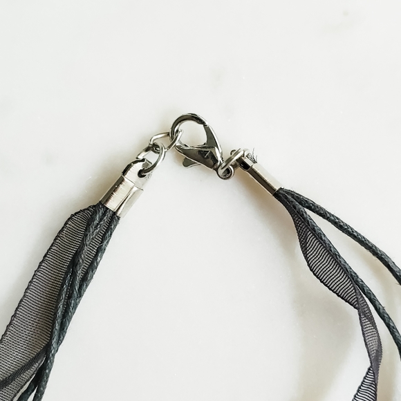 🌸NWOT glass flower necklace🌸 - Picture 3 of 4